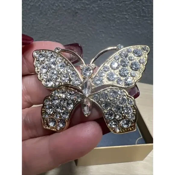 Vintage Monet Rhinestone Butterfly Brooch in the Original Box - Picture 4 of 7